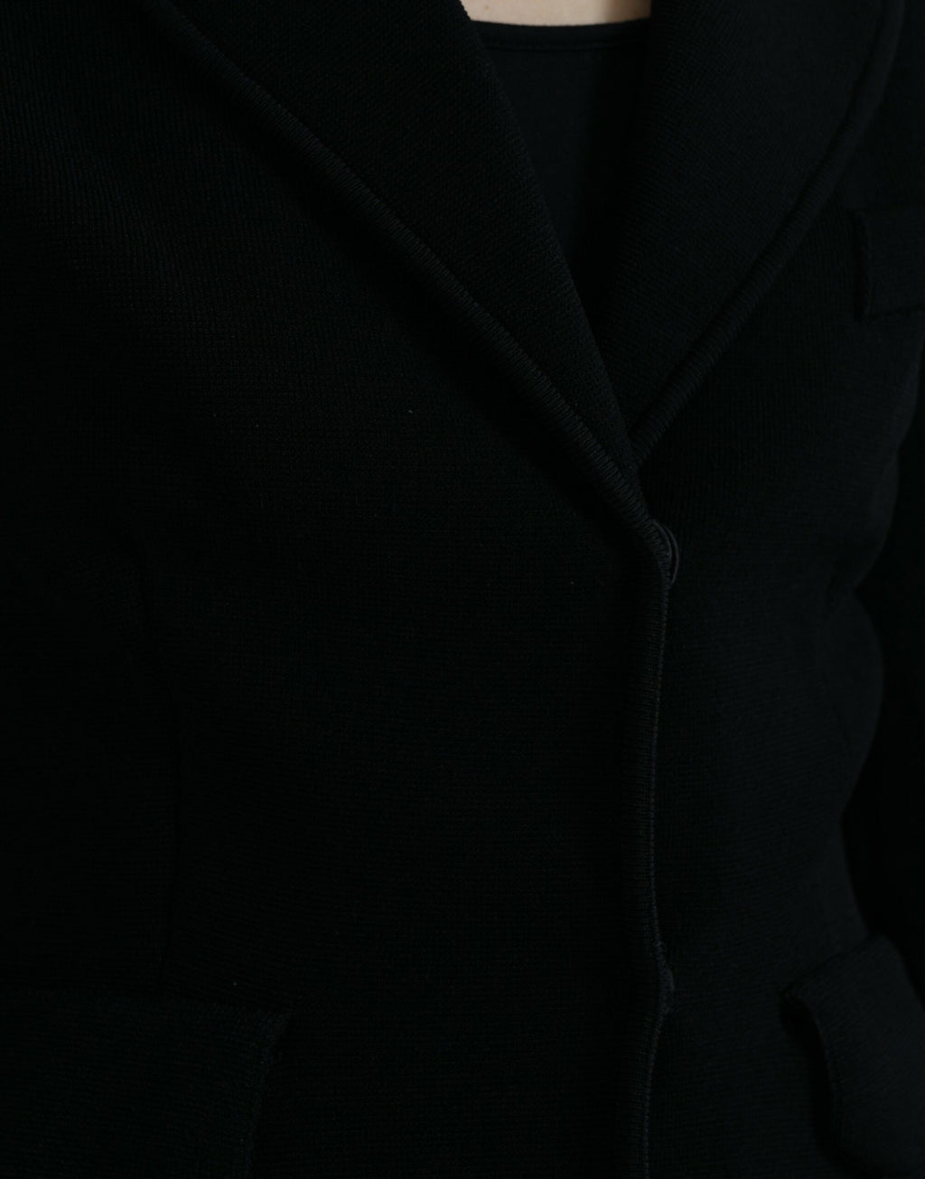 Veste blazer noire en viscose Dolce & Gabbana à boutonnière simple, style élégant et moderne.