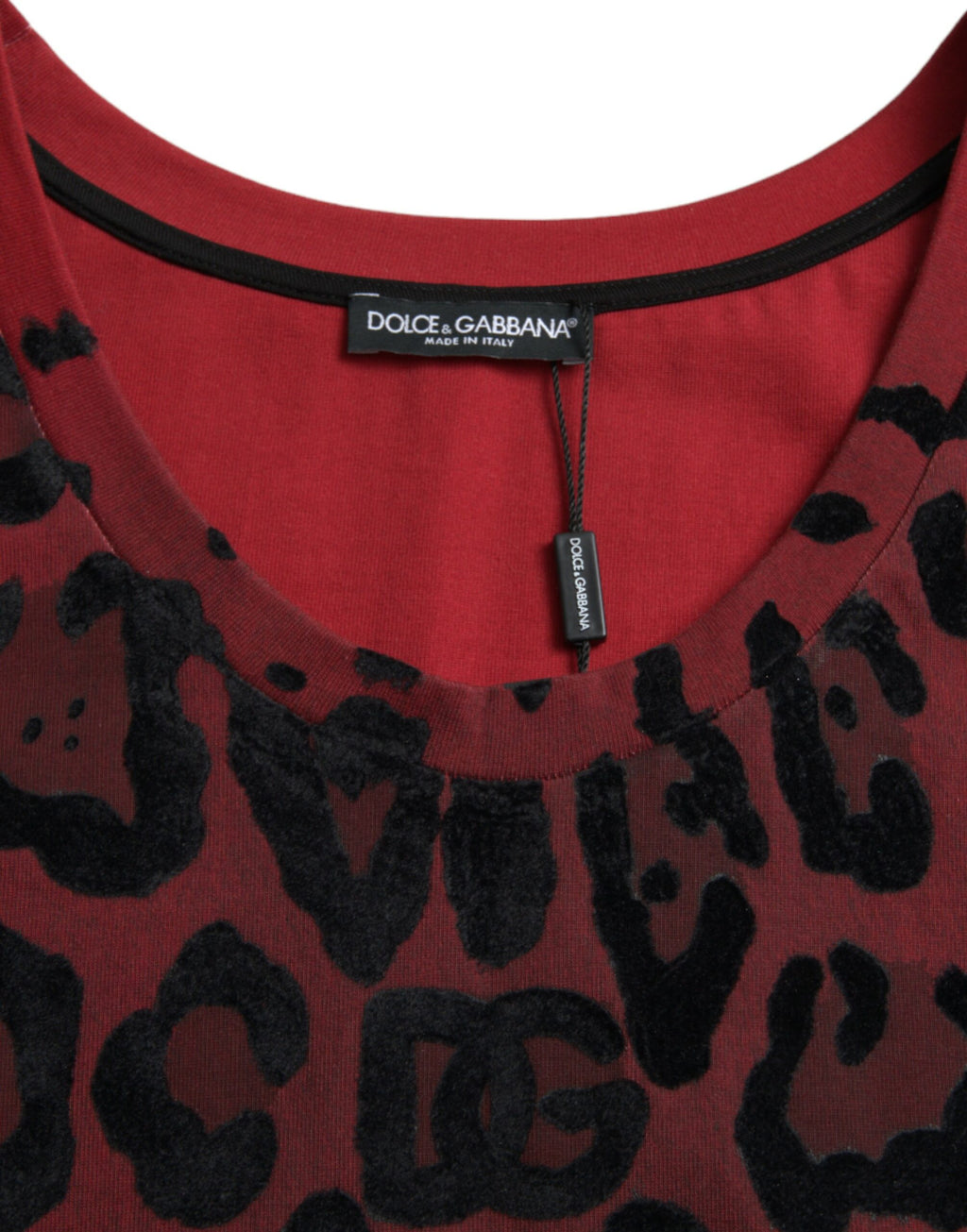 T-shirt sans manches Dolce & Gabbana à motif léopard rouge, style décontracté et tendance.
