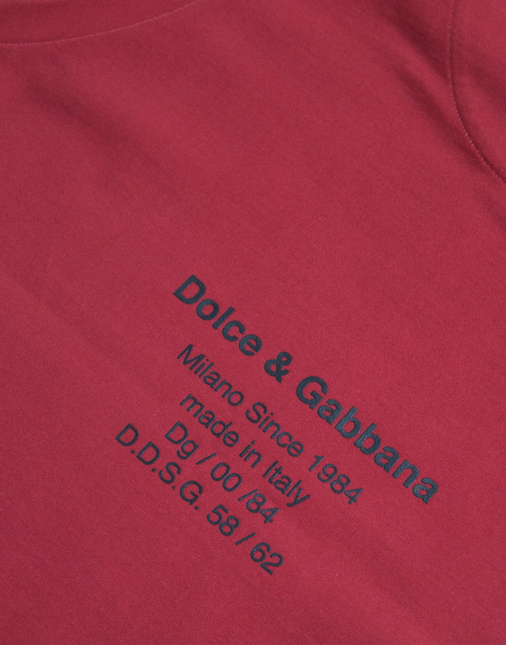 T-shirt sans manches Dolce & Gabbana à imprimé léopard rouge, style décontracté et tendance.