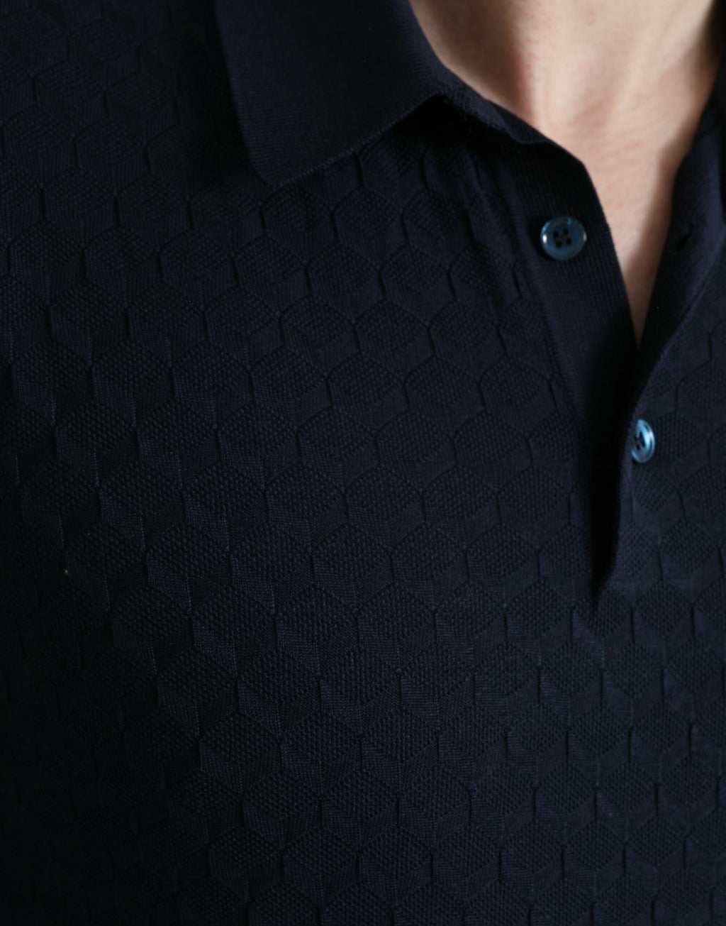Polo à manches courtes en bleu foncé avec col Dolce & Gabbana, style élégant pour homme.