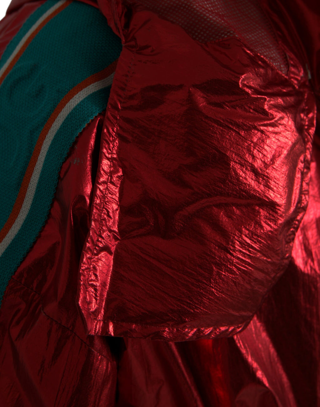 Sweat à capuche en nylon rouge de Dolce & Gabbana, veste pullover décontractée avec capuche et fermeture éclair.