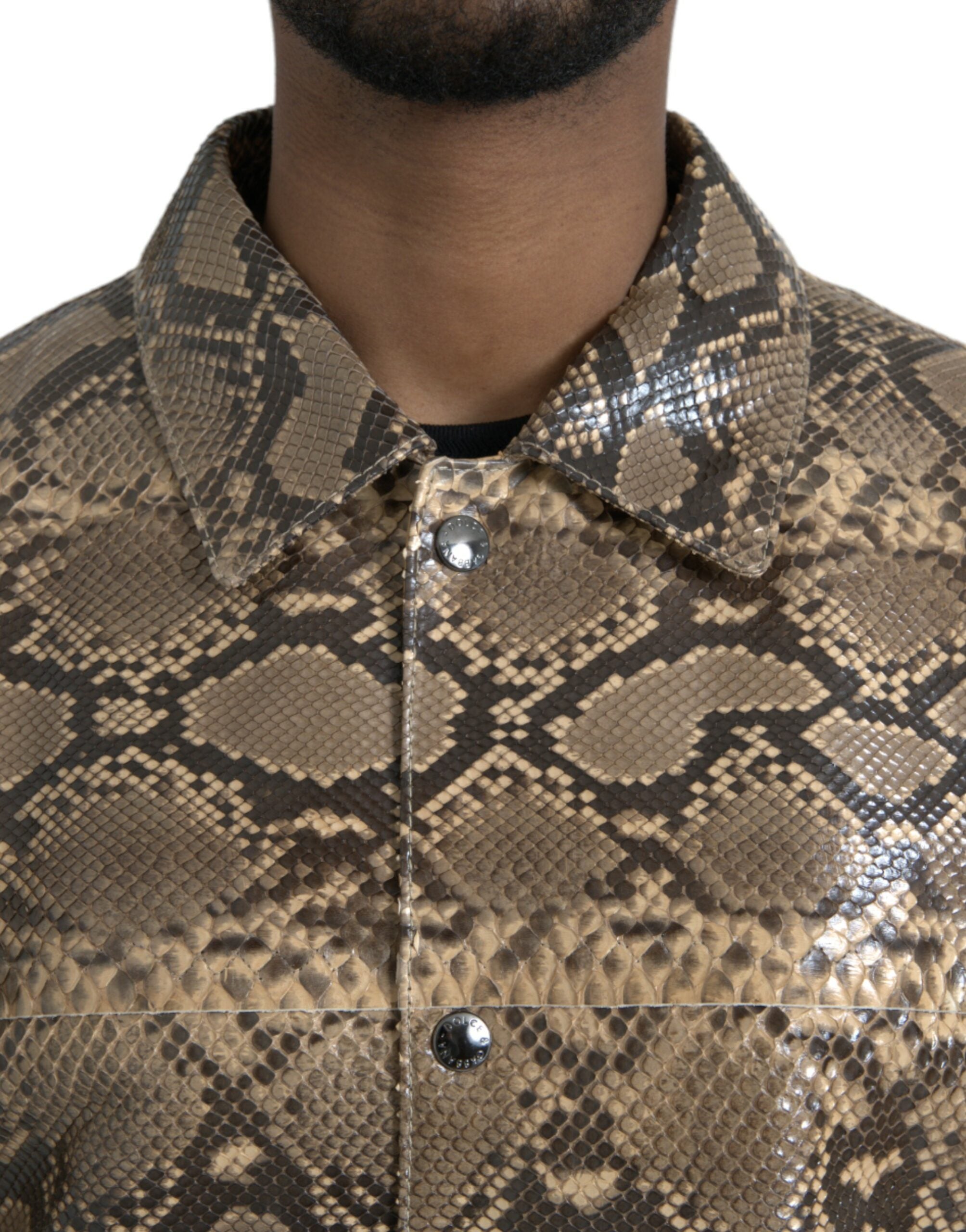 Veste biker en cuir exotique beige de Dolce & Gabbana, style élégant et design sophistiqué avec détails raffinés.