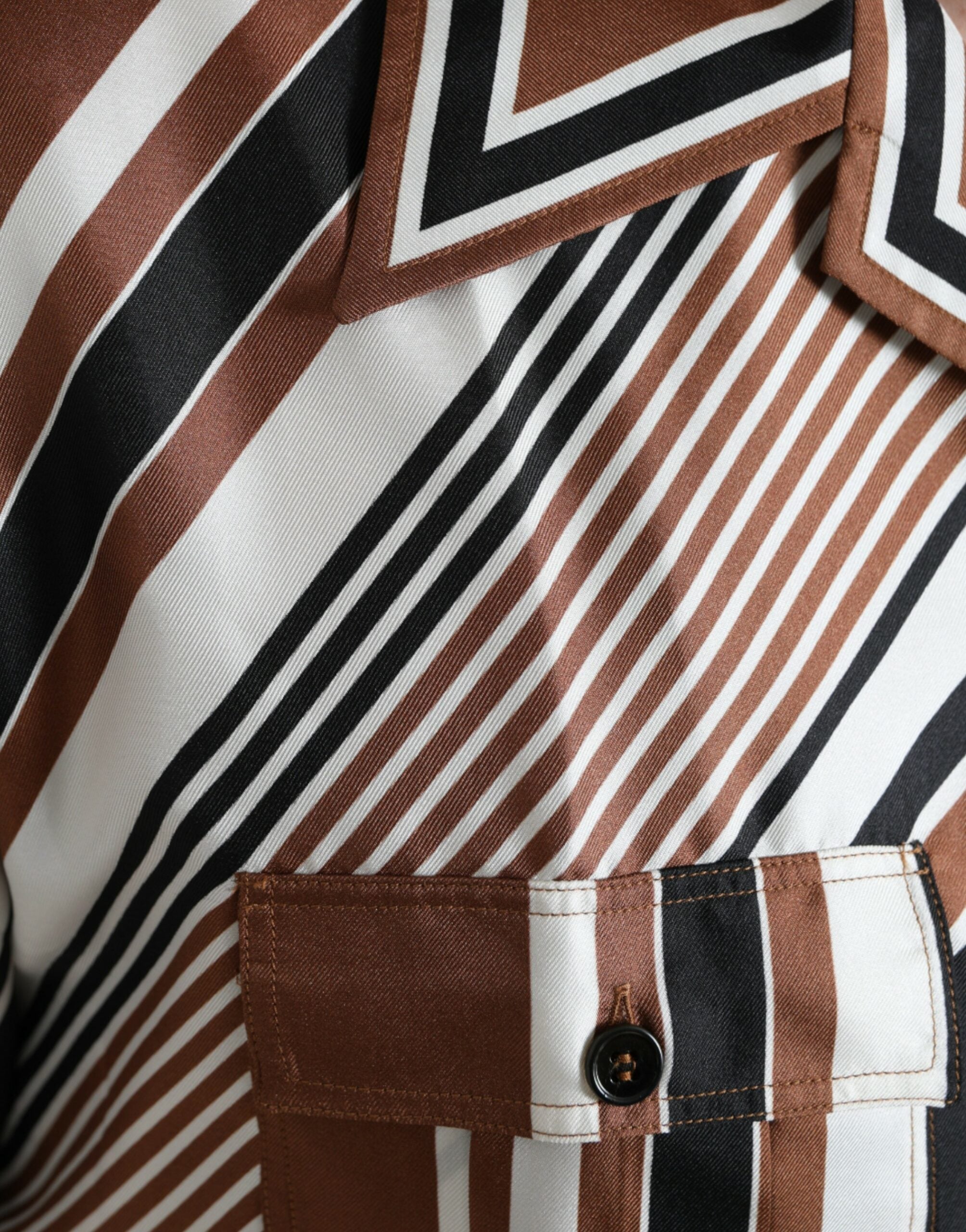 Chemise courte Dolce & Gabbana en soie marron et blanche à rayures avec manches courtes, élégante et sophistiquée.