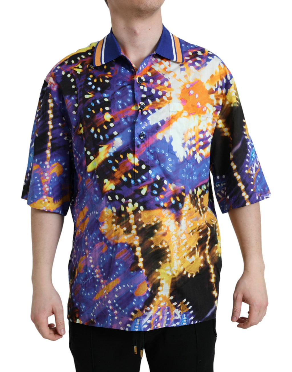 Chemise décontractée en coton Dolce & Gabbana à imprimé Luminarie multicolore, style élégant et coloré.