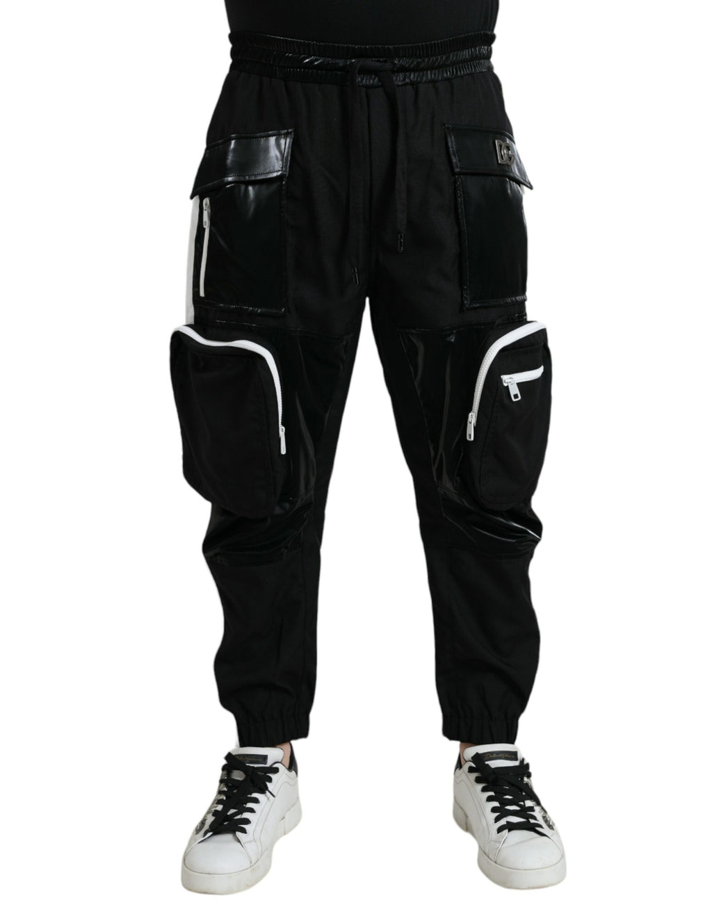 Pantalon de jogging cargo noir pour homme Dolce & Gabbana en nylon avec poches et cordons de serrage.