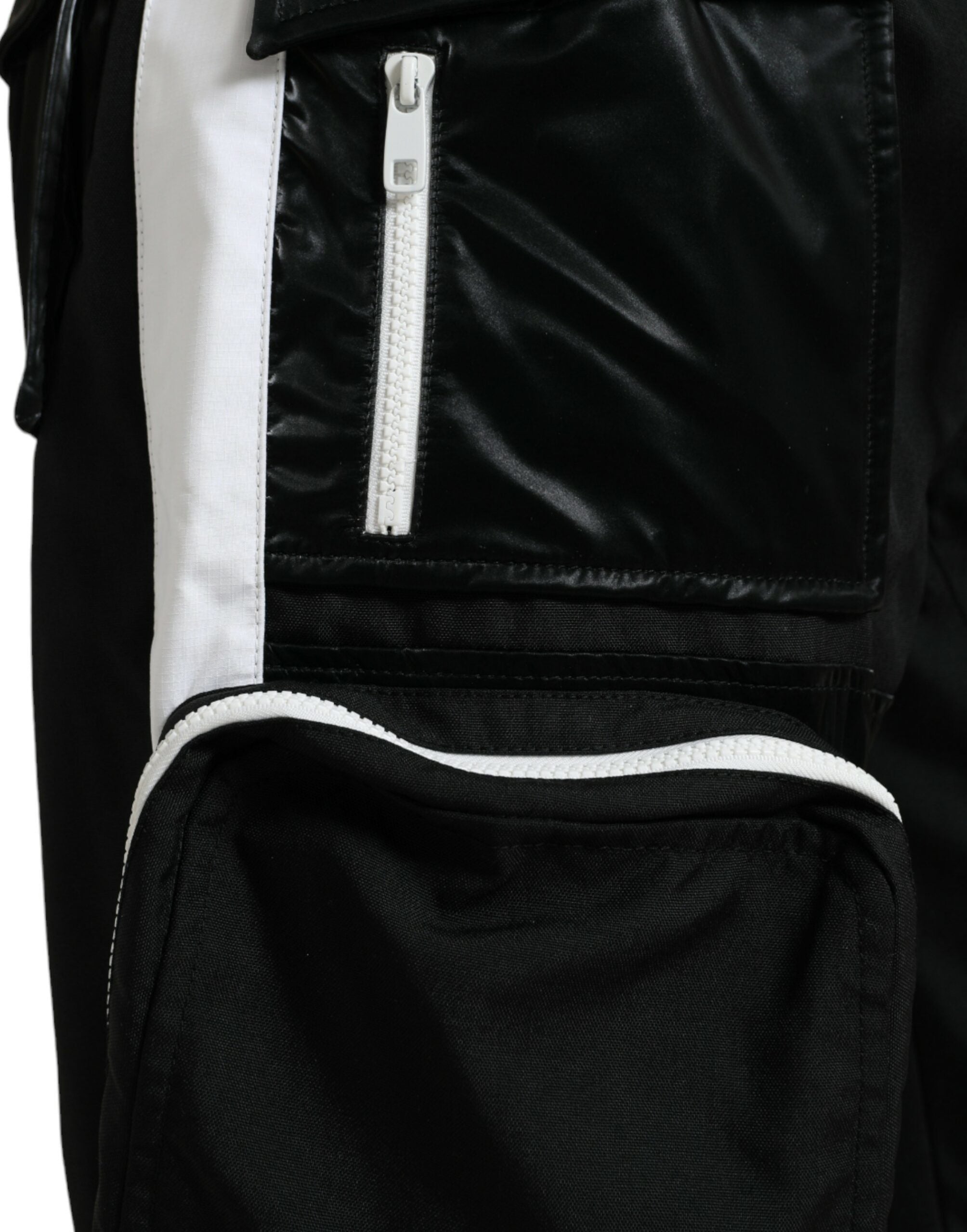 Pantalon de jogging cargo noir Dolce & Gabbana pour homme en nylon, décontracté et confortable, avec poches latérales.