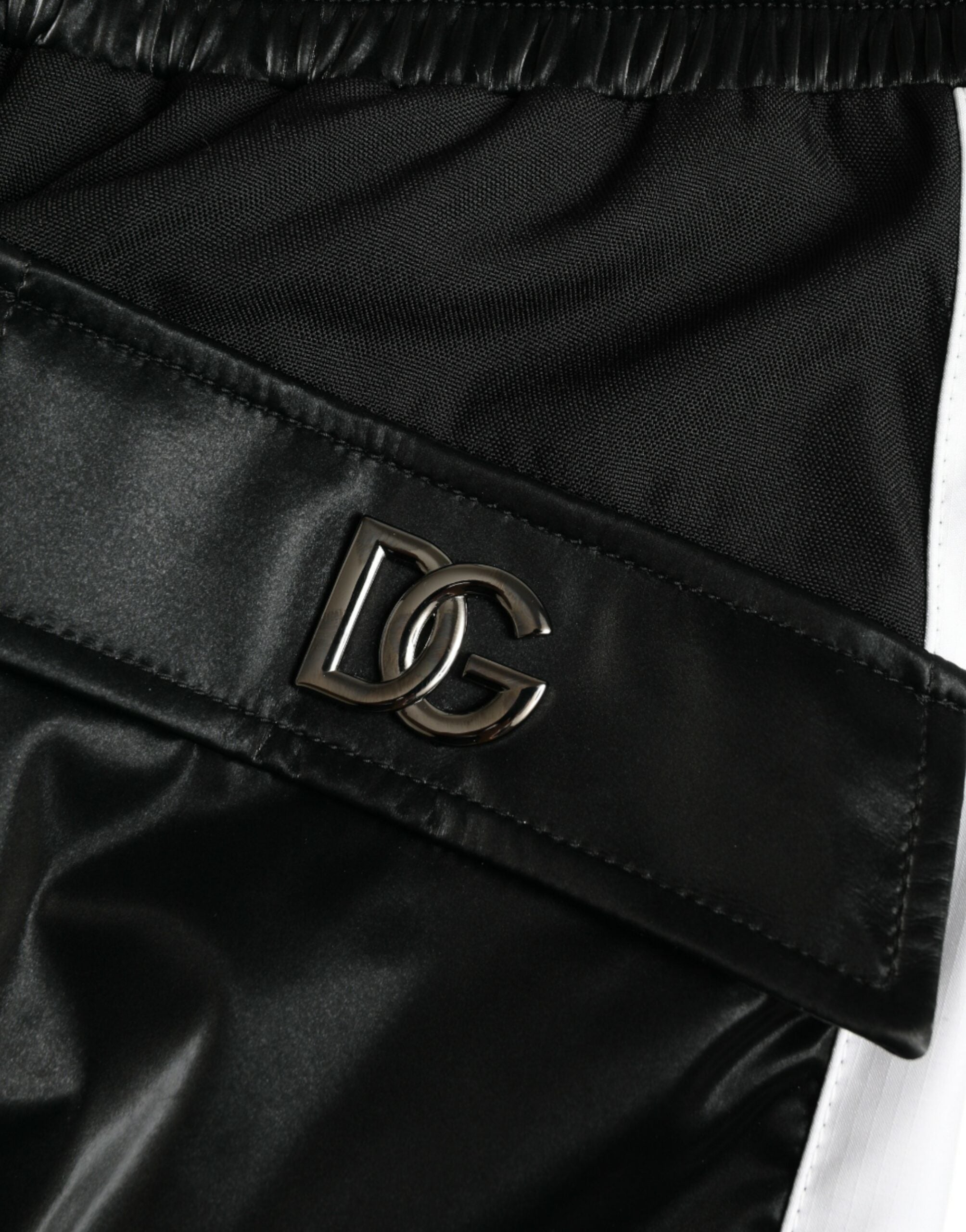 Pantalon cargo jogger en nylon noir pour homme de Dolce & Gabbana, pantalon décontracté avec poches latérales et taille élastique.
