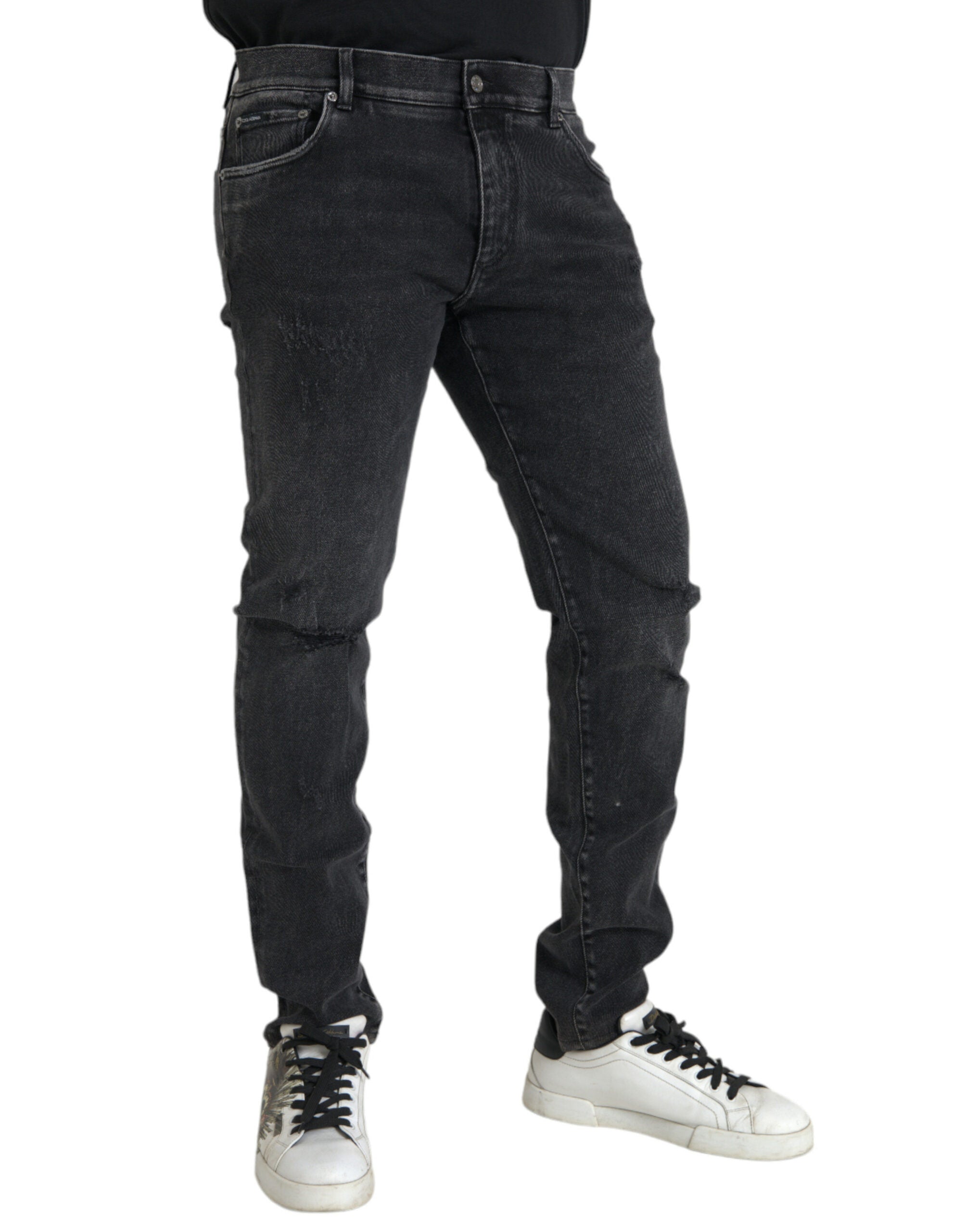 Jeans skinny en denim gris Dolce & Gabbana en coton stretch avec logo visible, coupe ajustée et détails modernes.