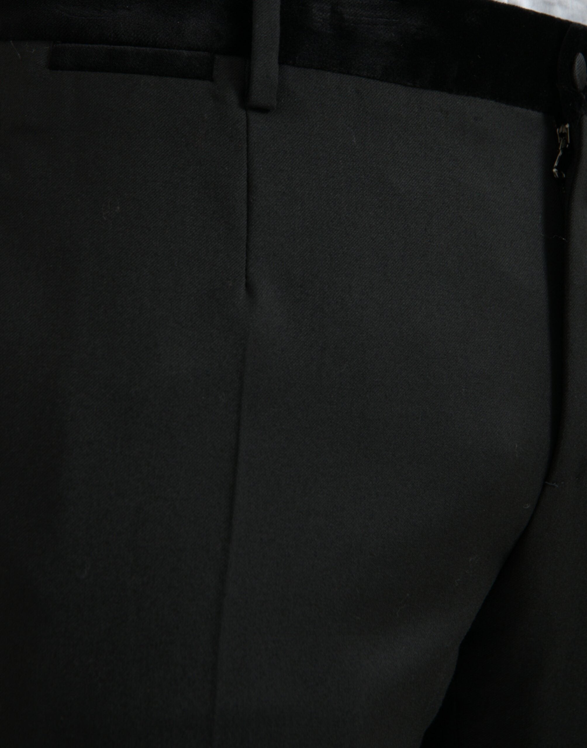 Pantalon de costume pour homme en soie noire Dolce & Gabbana, coupe skinny, élégant et ajusté.