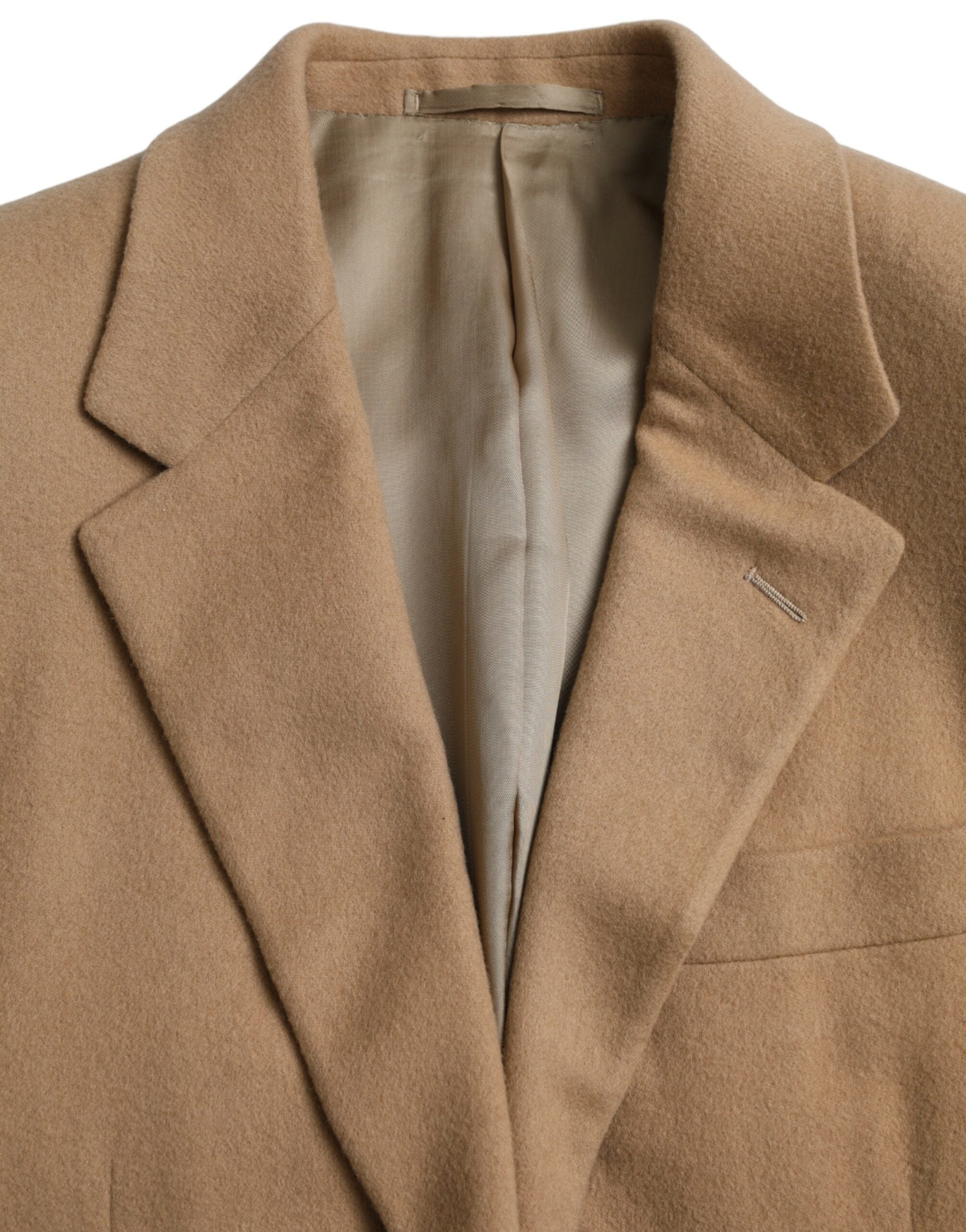 Costume en cachemire marron Prada à deux pièces, veste croisée à un bouton et pantalon assorti, élégant et sophistiqué.
