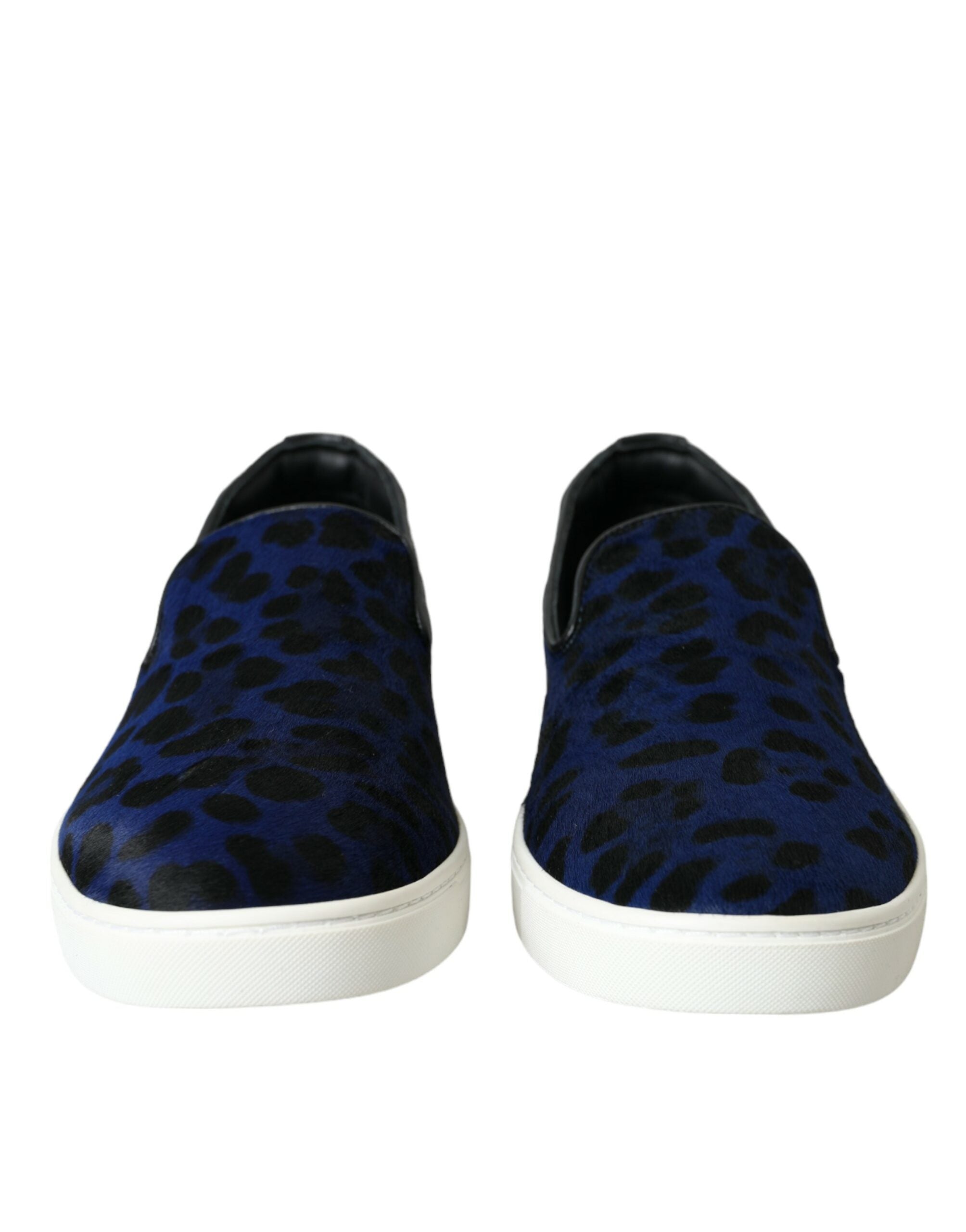 Chaussures sneakers Dolce & Gabbana en cuir de veau bleu avec motif léopard en poils, style moderne et tendance.