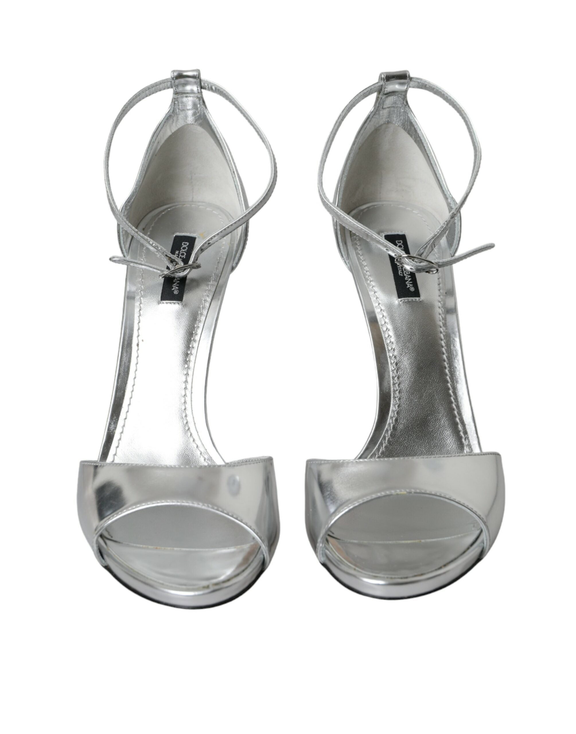 Sandales à talons en cuir argenté Dolce & Gabbana KEIRA, chaussures élégantes pour femme, vue en gros plan.
