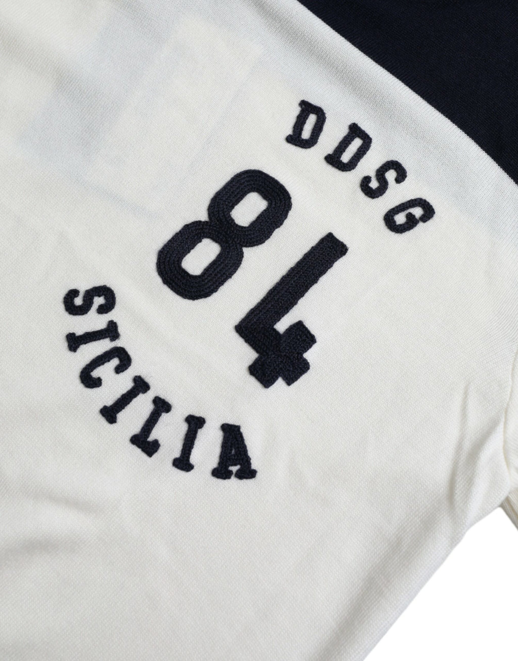 Pull en coton blanc et noir Dolce & Gabbana Sicilia Henley, pull-over élégant avec col boutonné et motifs classiques.
