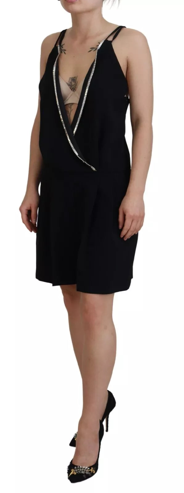 Combinaison noire sans manches Dsquared² avec décolleté en V et embellissements, élégante et tendance.