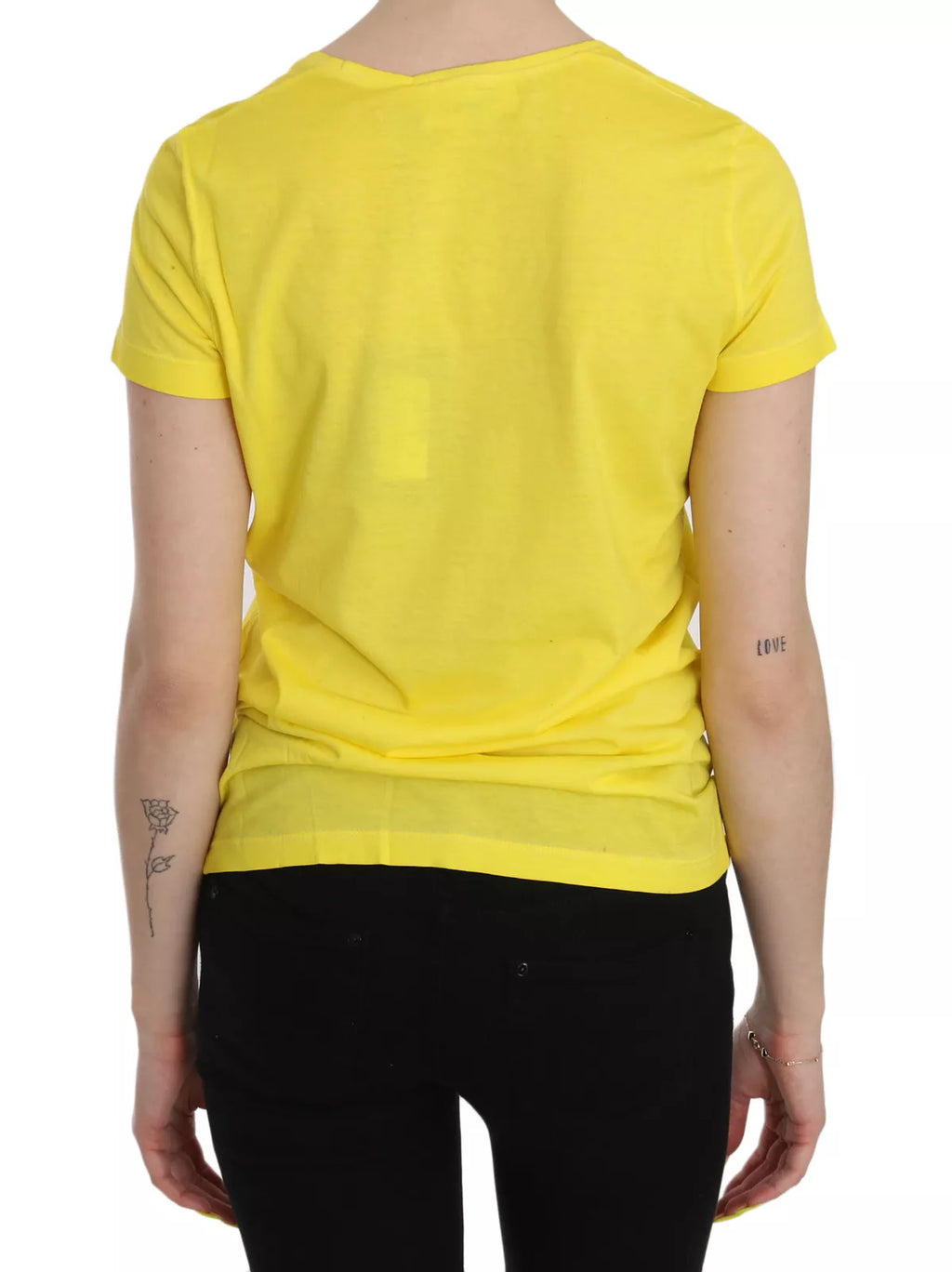 Chemise courte jaune à col rond et manches courtes de la marque Dsquared², vue de face.