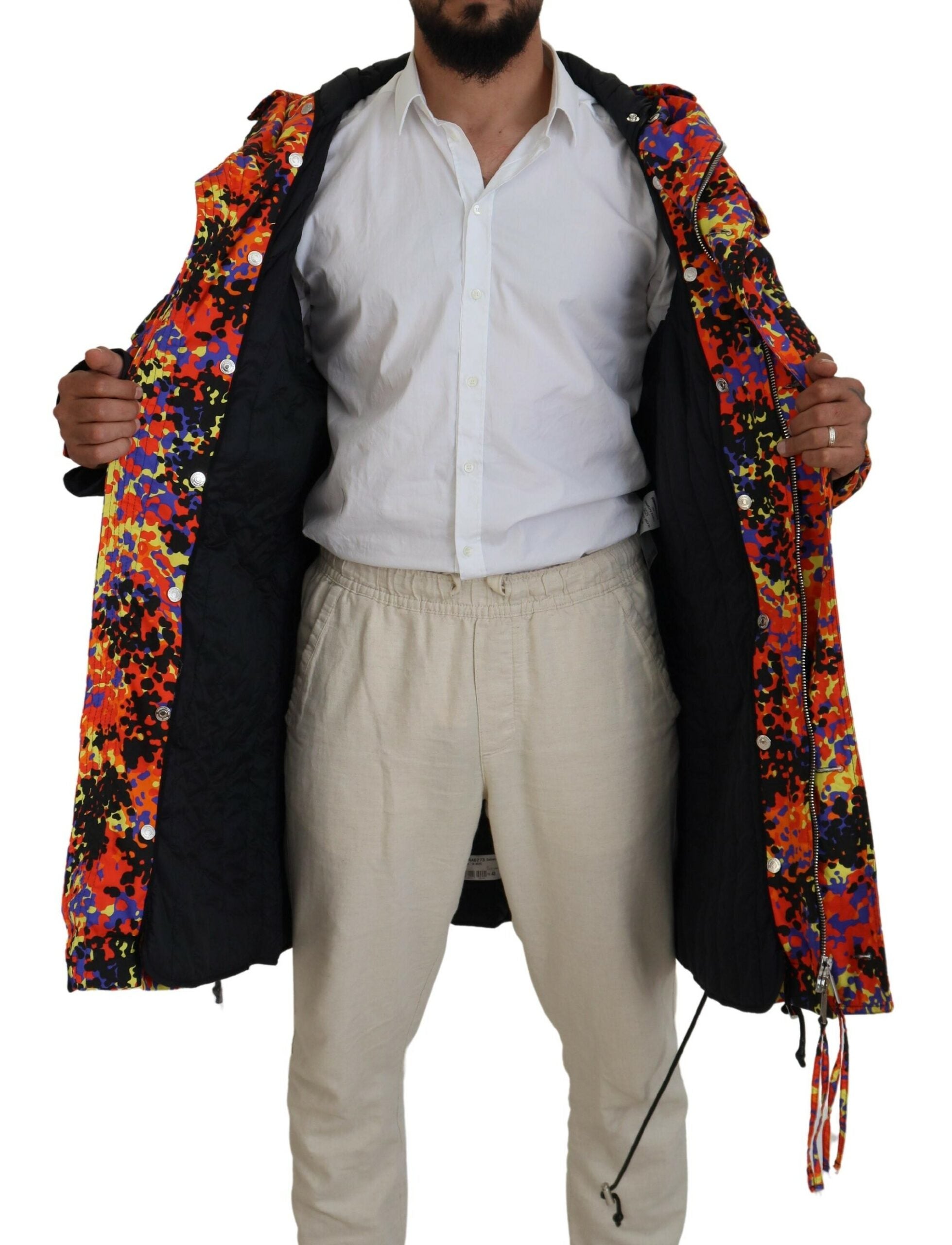 Manteau long multicolore Dsquared² avec capuche, poches cargo et fermeture à glissière, veste tendance pour homme.