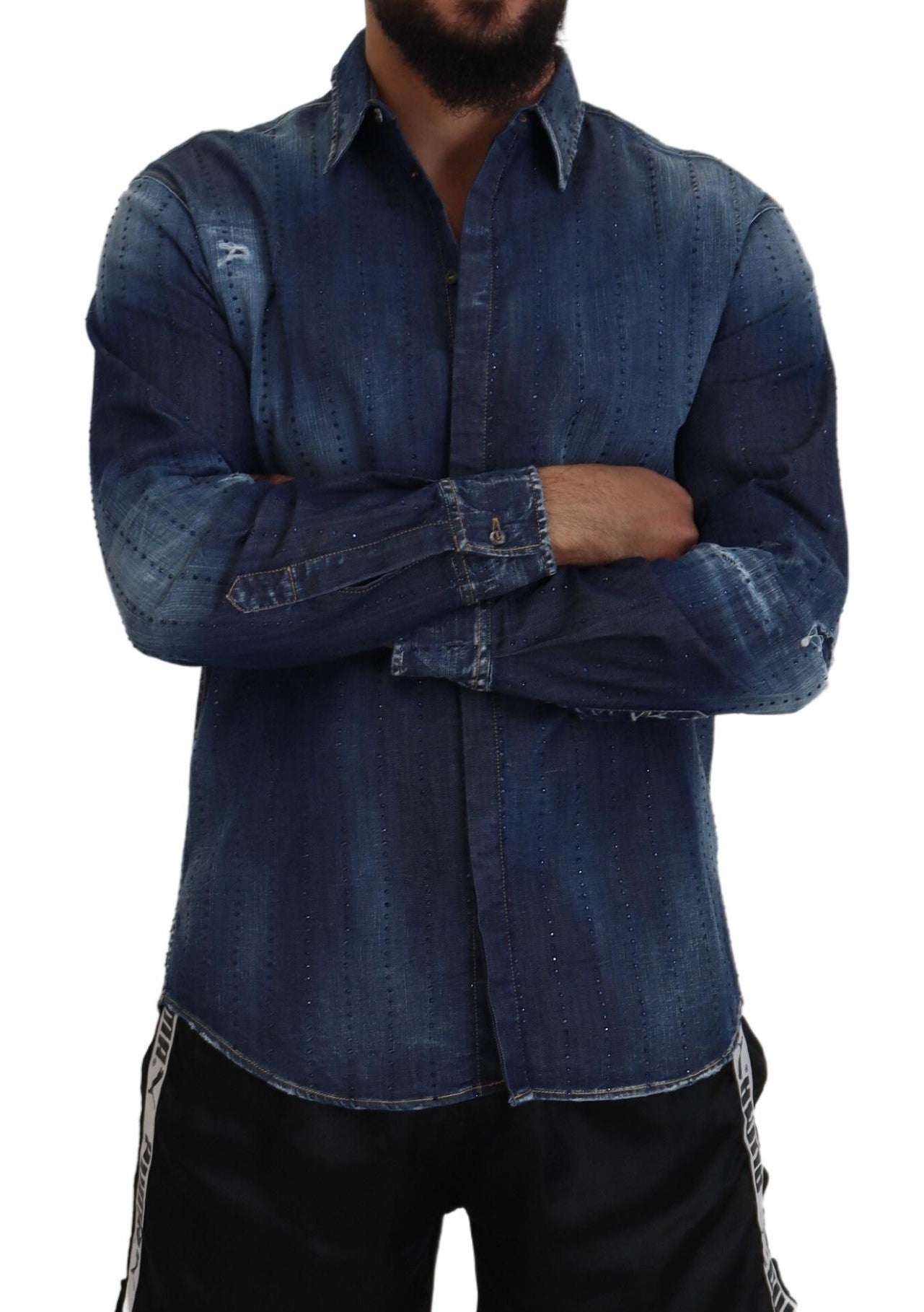 Chemise en jean bleue Dsquared² avec déchirures, embellissements en cristaux, style décontracté et tendance.