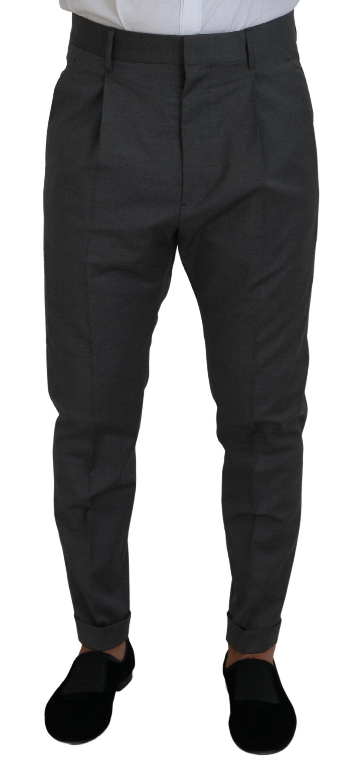 Costume deux pièces en laine grise Dsquared², veste à boutonnière simple et pantalon élégant, sur mannequin.