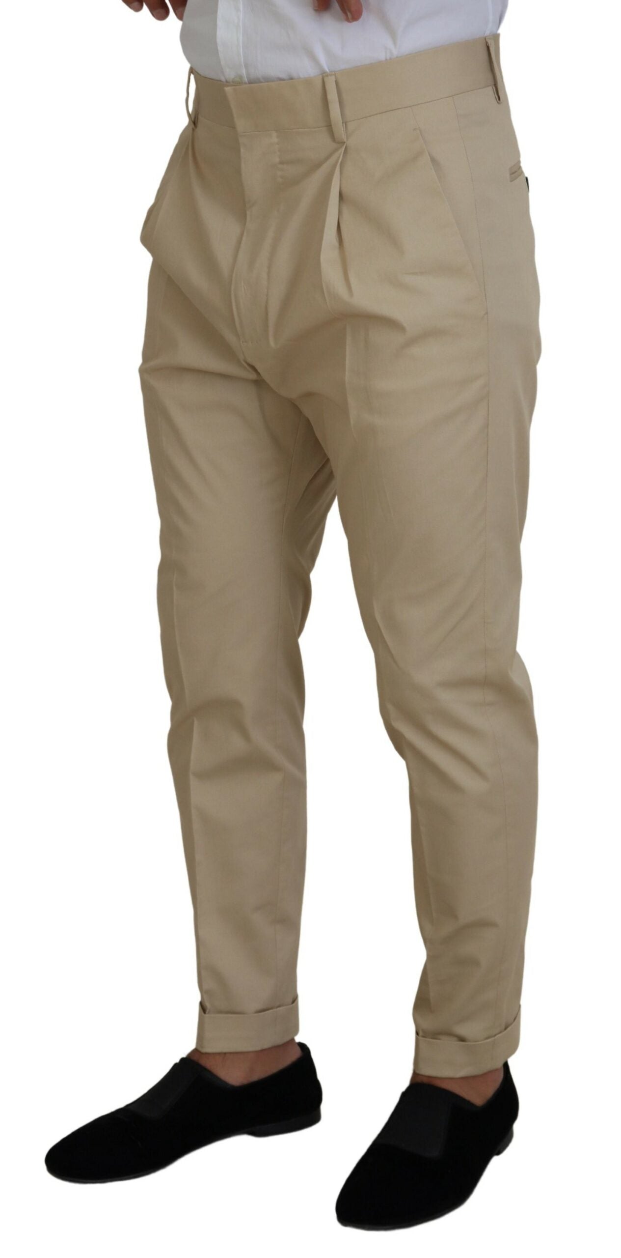 Costume deux pièces beige en coton DSquared² avec veste croisée à deux boutons, vue sur le devant.