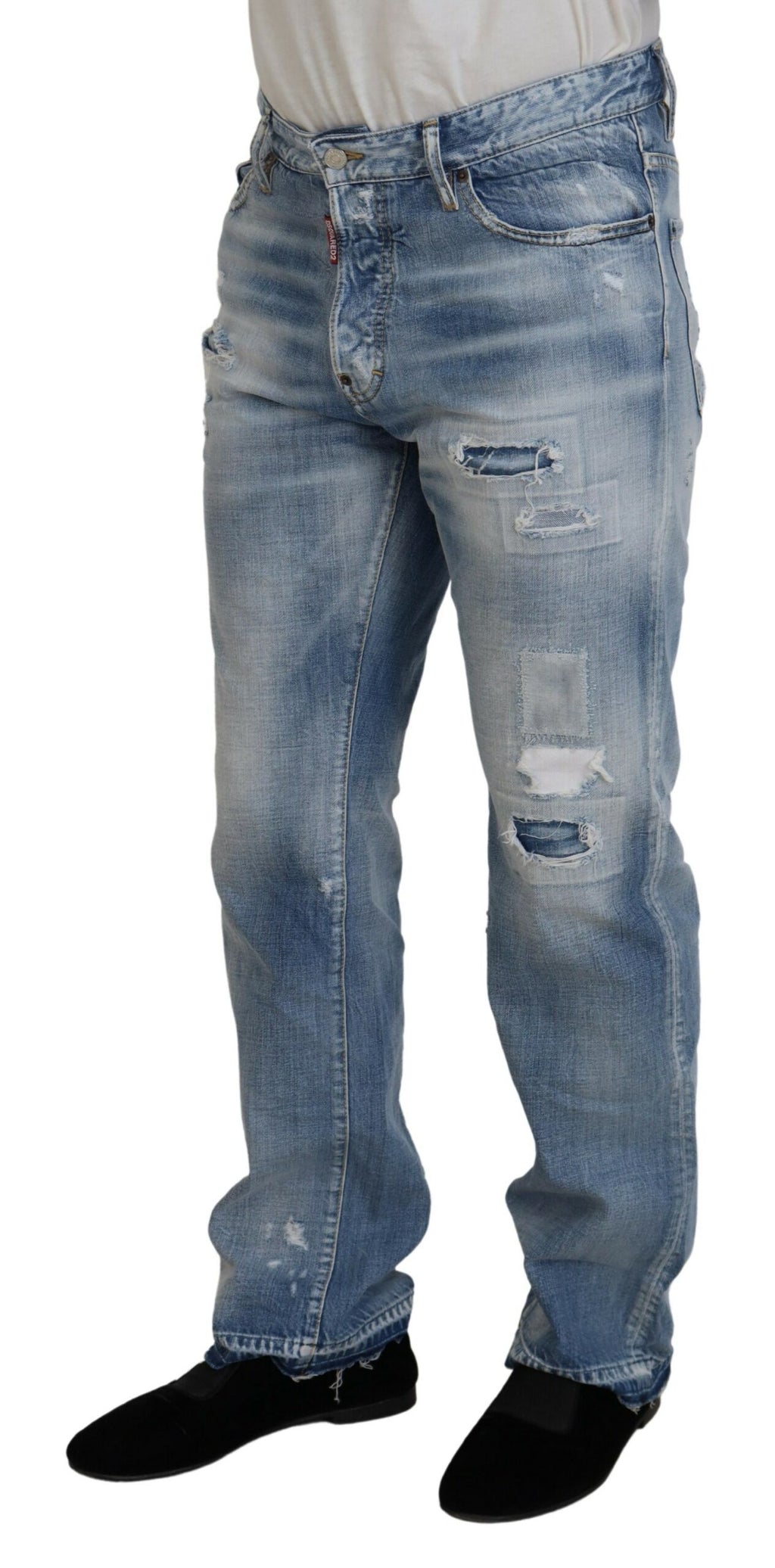 Jeans homme Dsquared² bleu délavé coupe droite, denim casual, visible avec poches et coutures classiques.