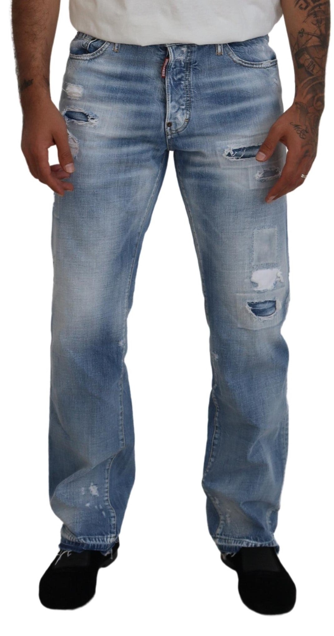 Jeans pour homme Dsquared² en denim bleu délavé, coupe droite, style décontracté, visible sur l'image.