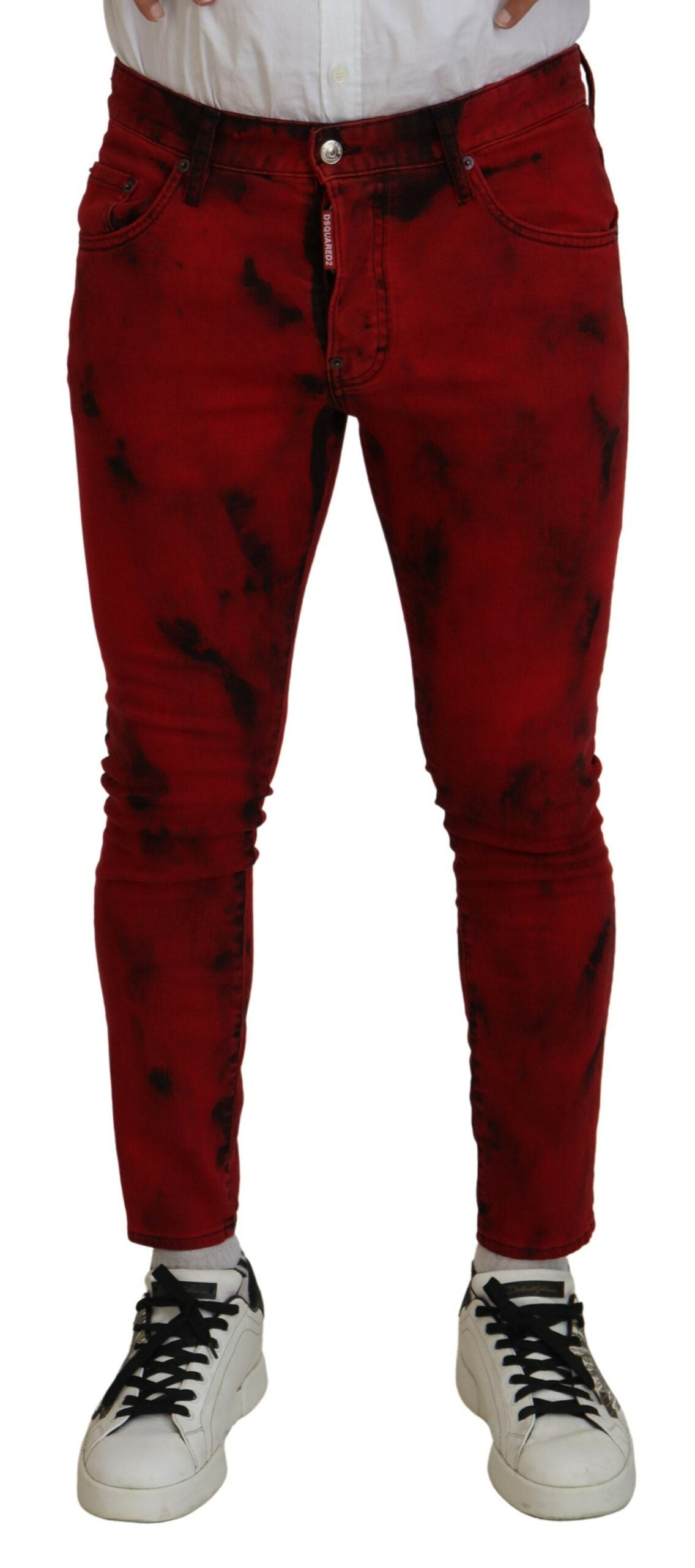 Jeans en denim skinny décontractés de Dsquared² avec motif tie-dye rouge en coton, style casual et tendance.