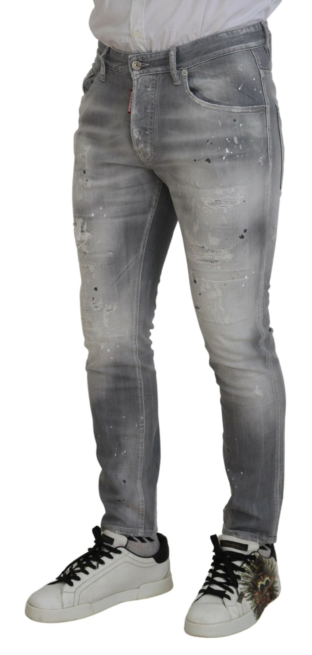 Jeans hommes gris délavé en coton slim fit de Dsquared², style décontracté et moderne.