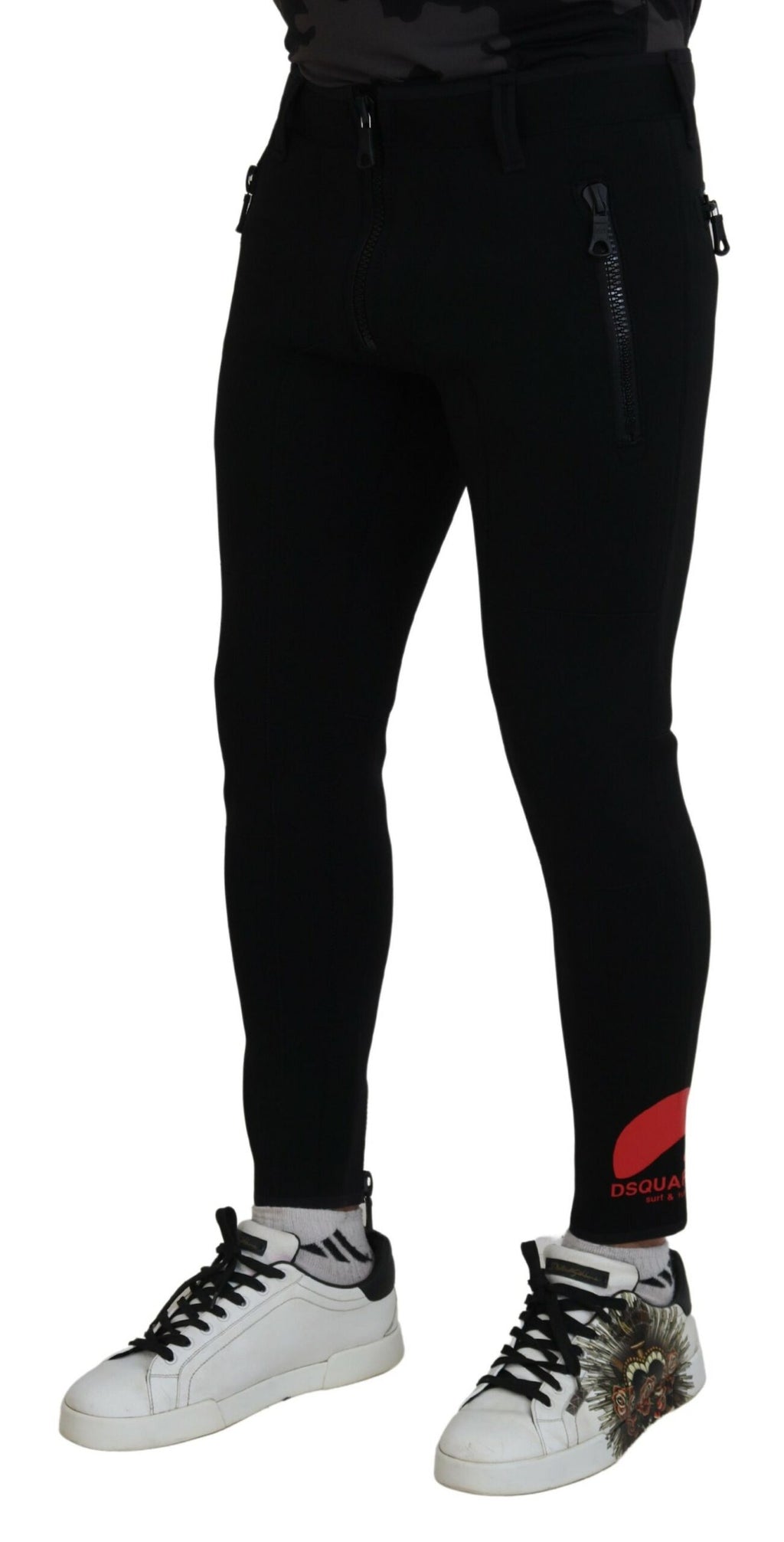 Pantalon slim en polyamide noir Dsquared² avec logo imprimé, coupe ajustée et détails modernes.