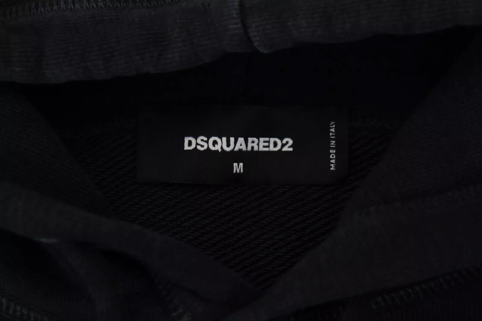 Pull à capuche en coton noir pour homme de Dsquared² avec imprimé, sweat à capuche confortable et tendance.