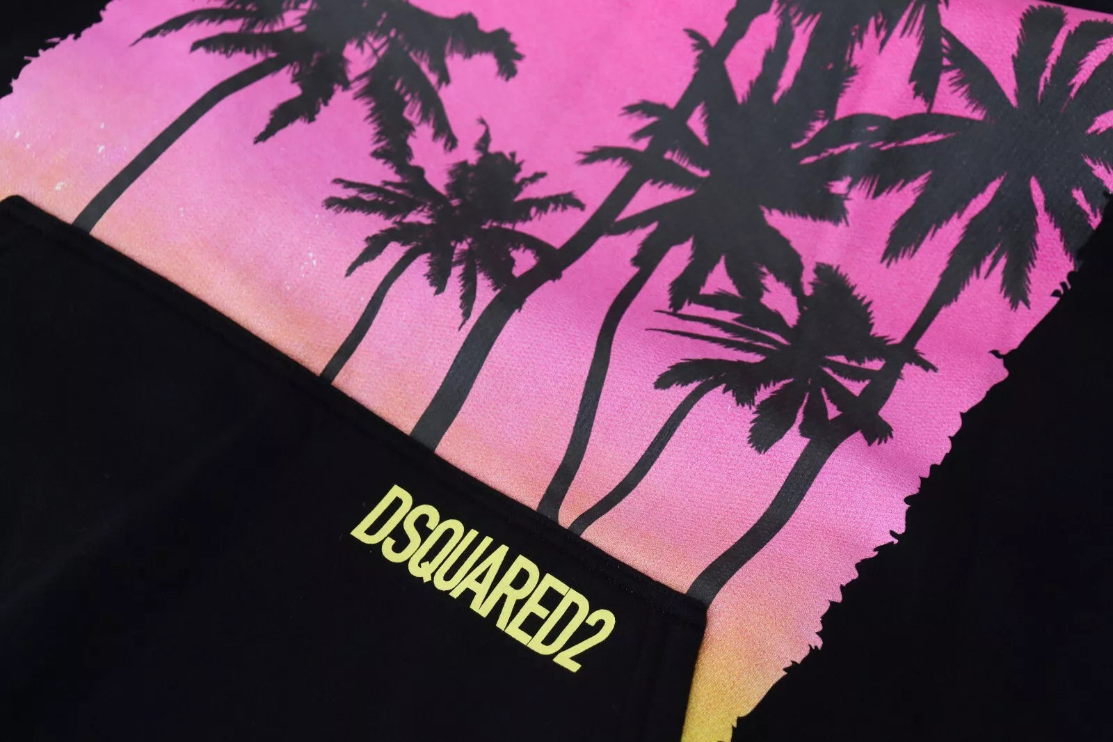 Sweat à capuche noir en coton pour homme de Dsquared² avec logo imprimé, pulls décontractés, style moderne et confortable.