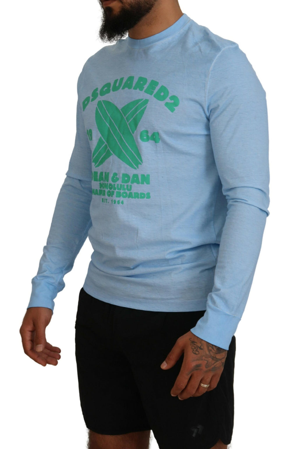 Pull homme à manches longues imprimé bleu clair de Dsquared², élégant et décontracté, avec motif distinctif et coupe moderne.