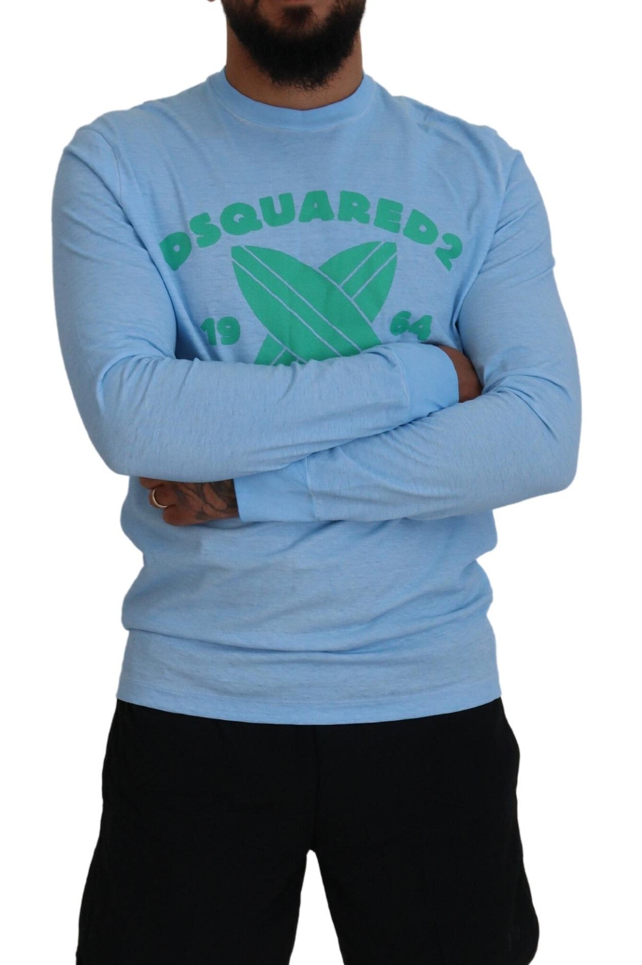 Pull homme à manches longues de Dsquared², bleu clair avec motifs imprimés, coton confortable, style décontracté.