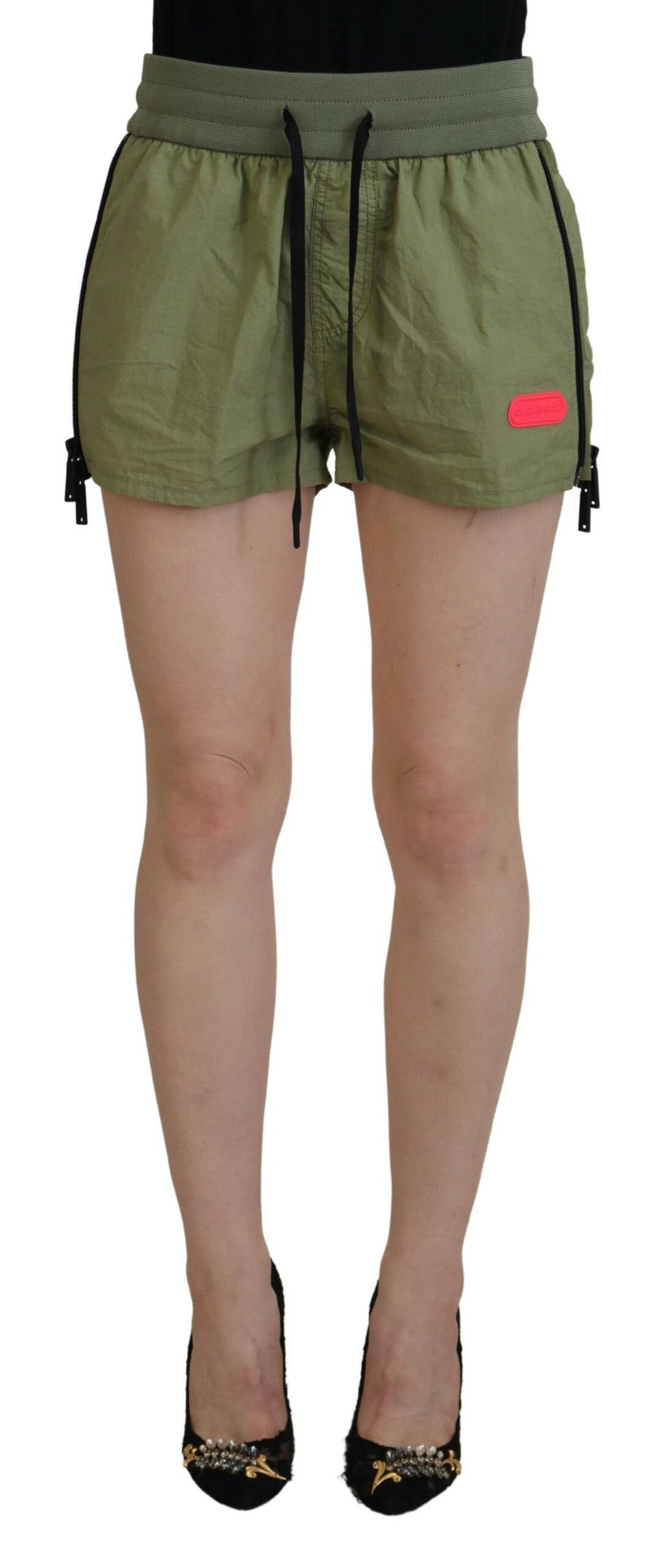 Shorts verts en coton de coupe tapered à taille moyenne avec cordon de serrage, de la marque Dsquared².