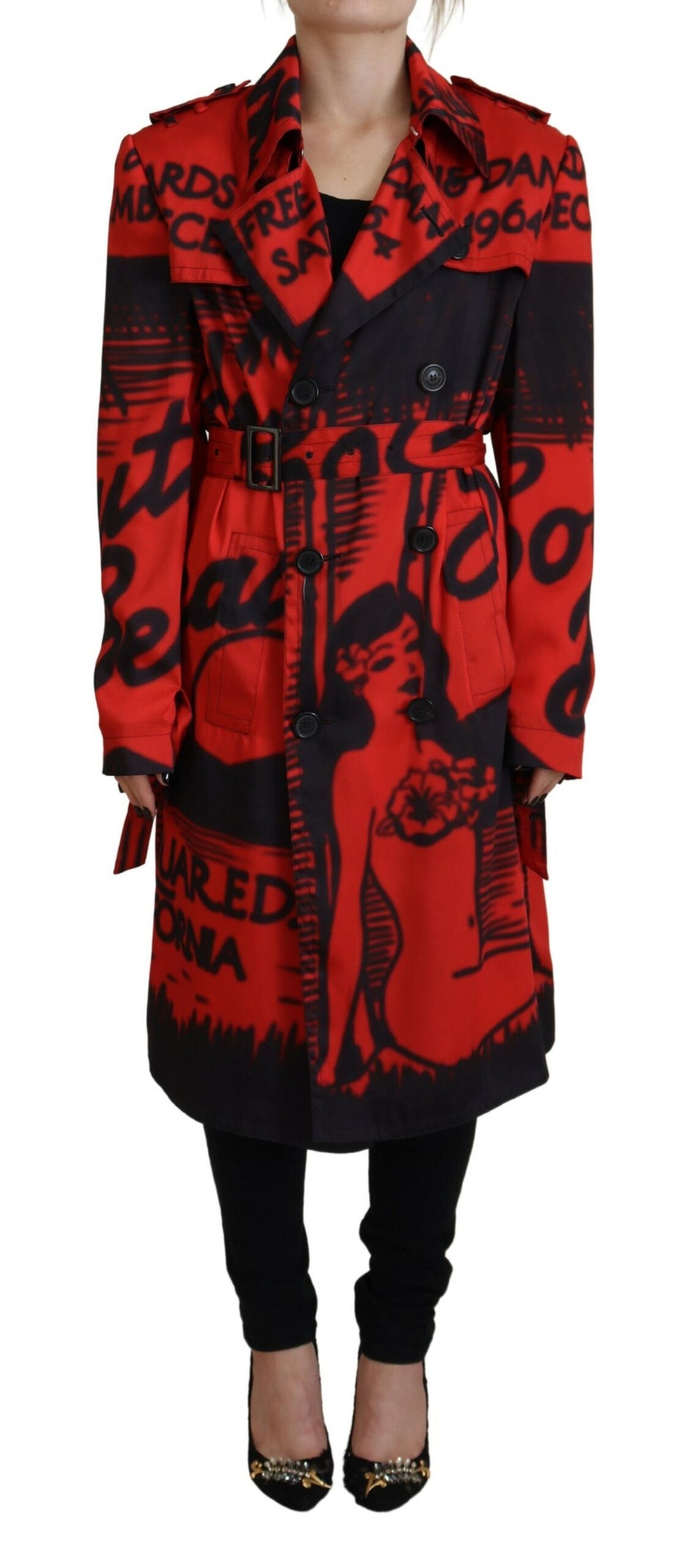 Blouson Dsquared² pour femme, veste à col boutonné rouge imprimé, style Desigual, visible en détail.