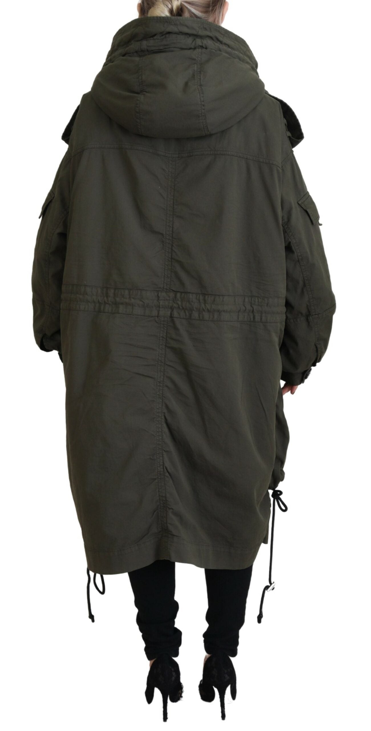 Manteau long vert à capuche et fermeture éclair de la marque Dsquared², veste chaude et élégante pour l'hiver.