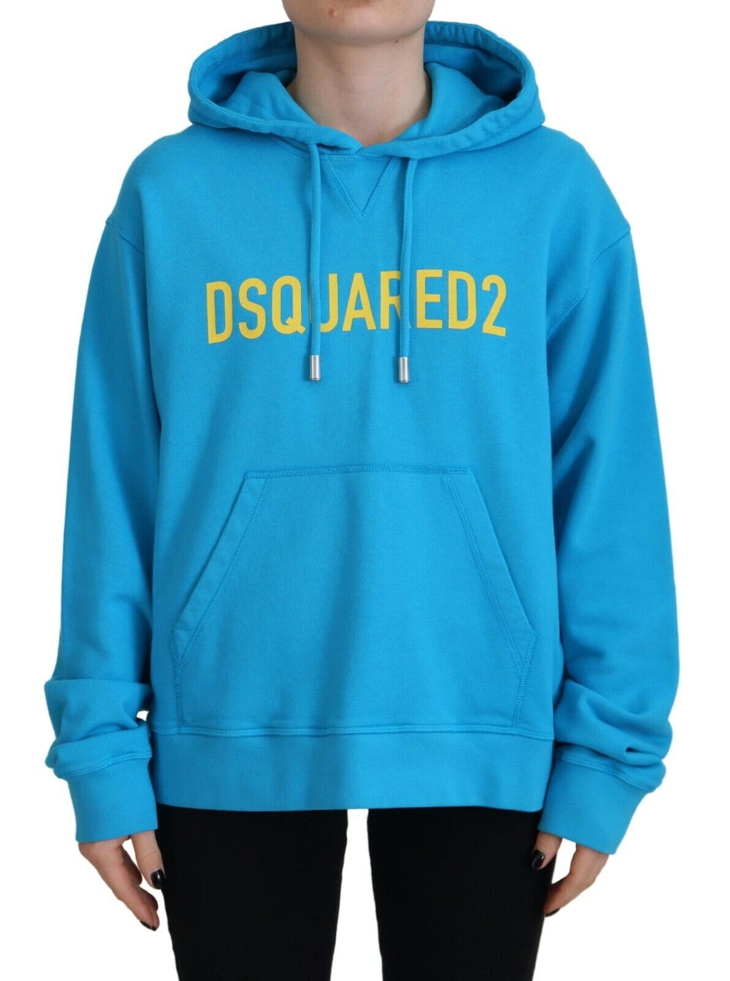 Sweat à capuche en coton bleu avec logo imprimé de Dsquared², doux et confortable, porté sur un modèle.