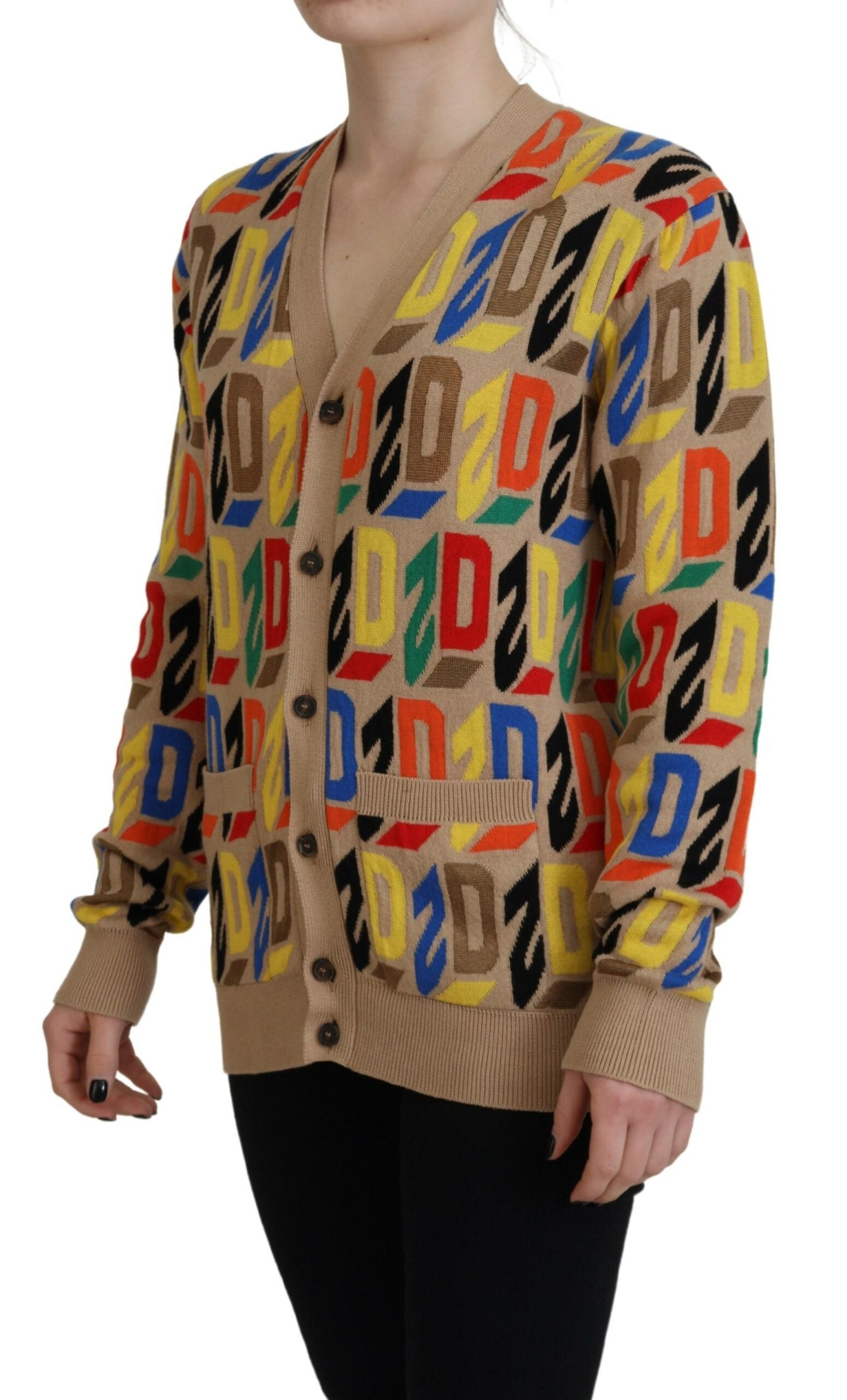 Cardigan femme marron à manches longues avec logo Dsquared², style décontracté et élégant, porté sur un mannequin.