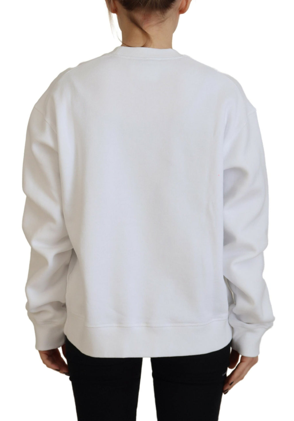 Pull blanc en coton à manches longues et col rond de Dsquared² avec imprimé, porté sur un modèle.