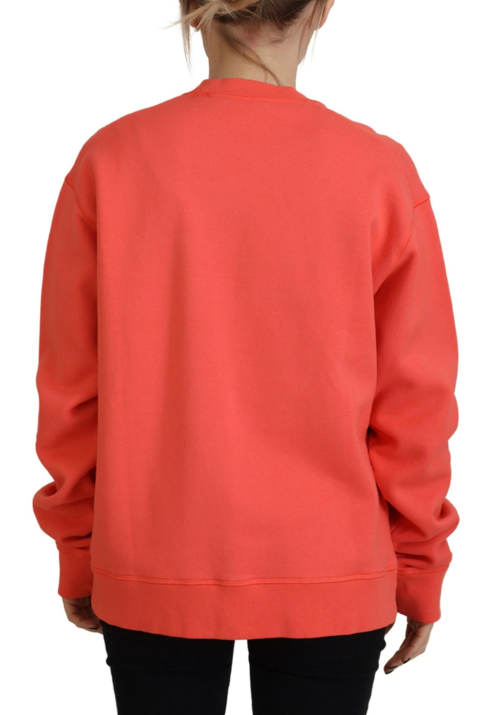 Pull rose à manches longues pour femmes Dsquared² avec broderie du logo, doux et confortable, porté sur un mannequin.