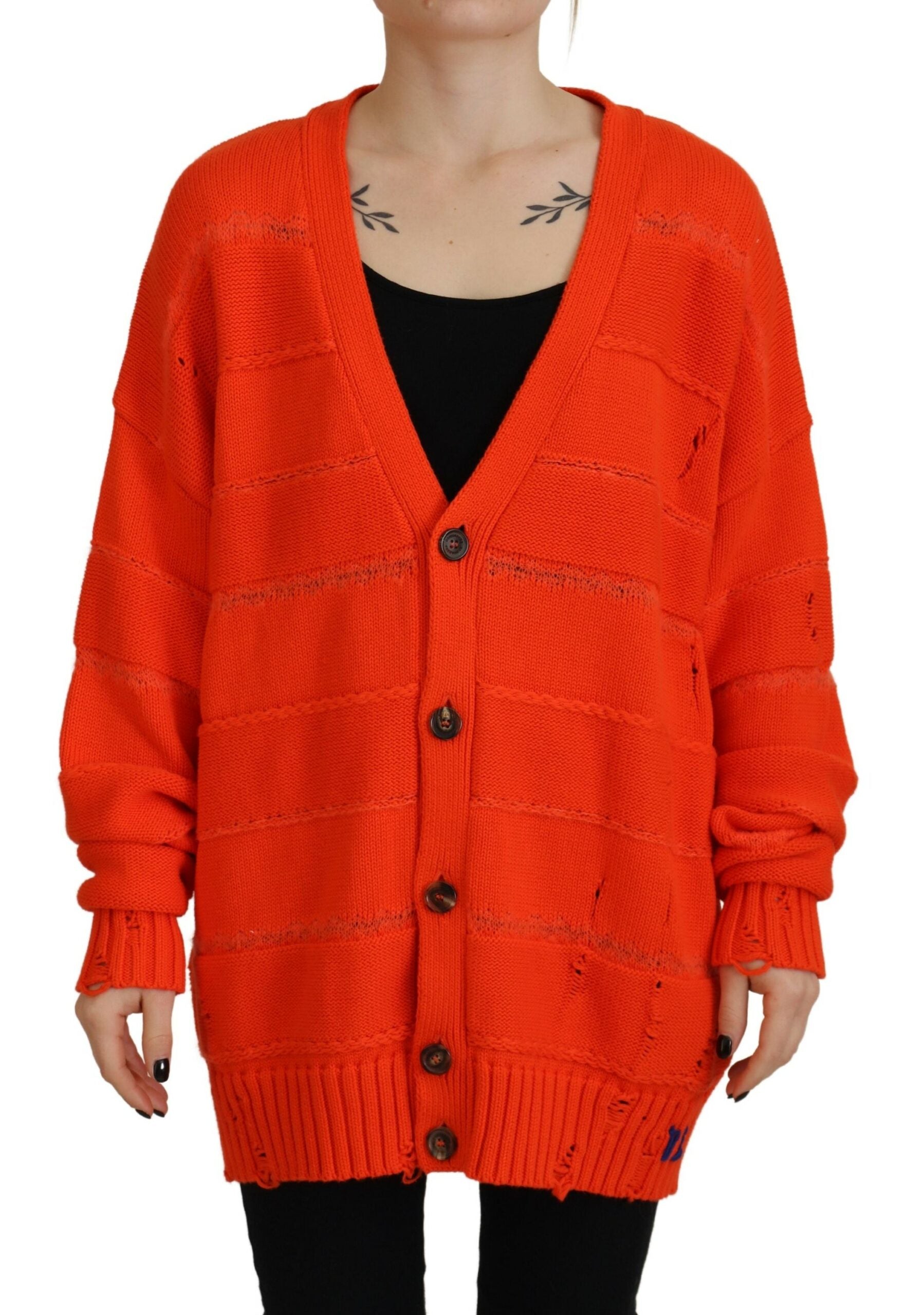Gilet en coton orange à boutons de la marque Dsquared², cardigan tricoté avec col et manches longues visible.