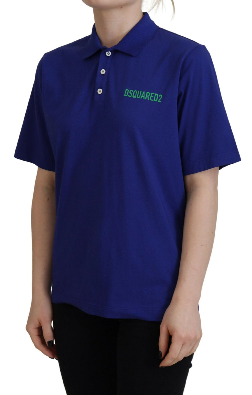 Polo à manches courtes bleu Dsquared² avec col et écrits, style décontracté et élégant, visible sur le t-shirt.