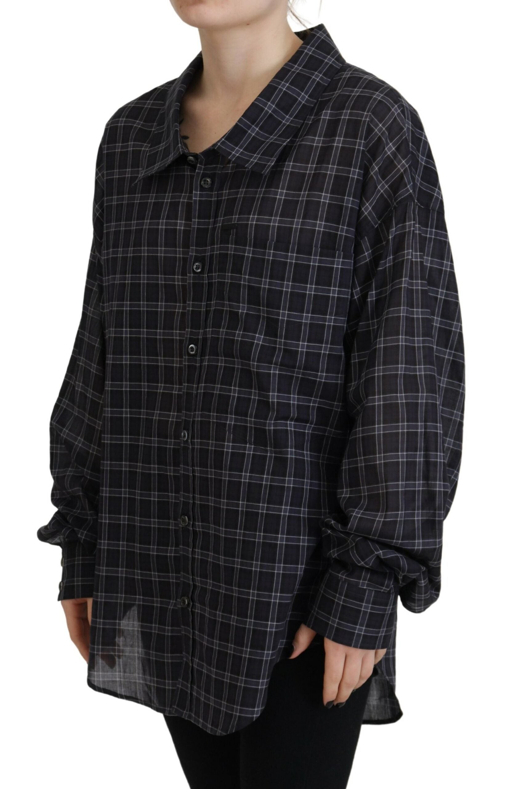 Chemise à manches longues à carreaux noirs avec col et boutons, marque Dsquared², vue de face.