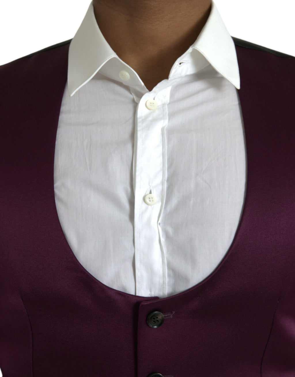 Robe sans manches en satin bordeaux Dolce & Gabbana, robe de soirée élégante en soie avec ceinture à la taille.