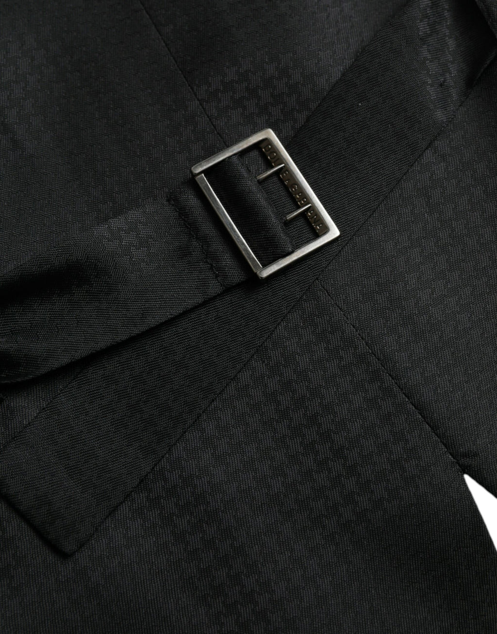 Robe-veste en laine noire Dolce & Gabbana, vêtement formel pour femme avec coupe élégante et détails sophistiqués.