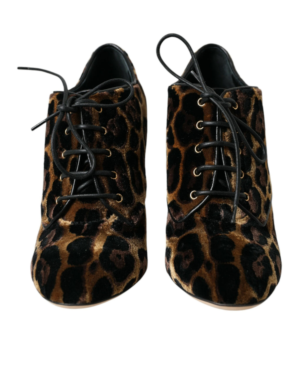 Chaussures Dolce & Gabbana à talons en cuir marron avec motif léopard et lacets, style bottines élégantes.