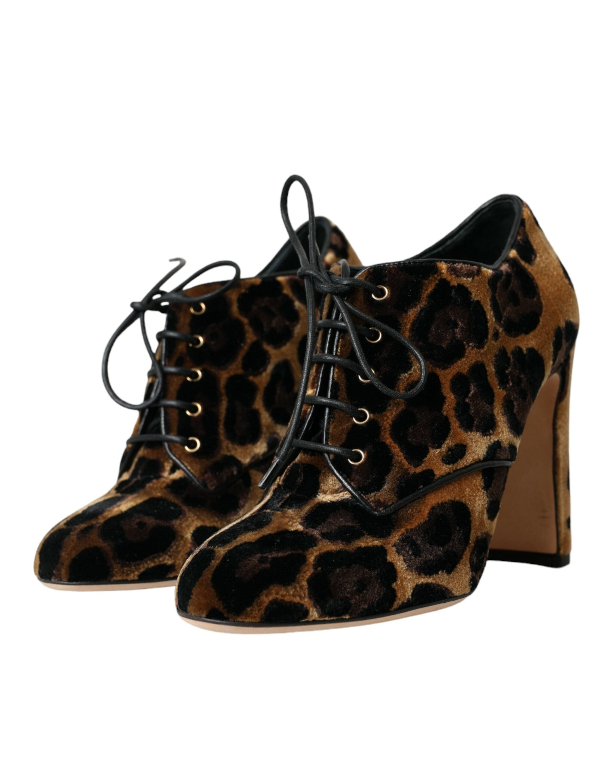 Bottines en cuir marron à motif léopard Dolce & Gabbana avec lacets, style élégant et tendance, vue de face.