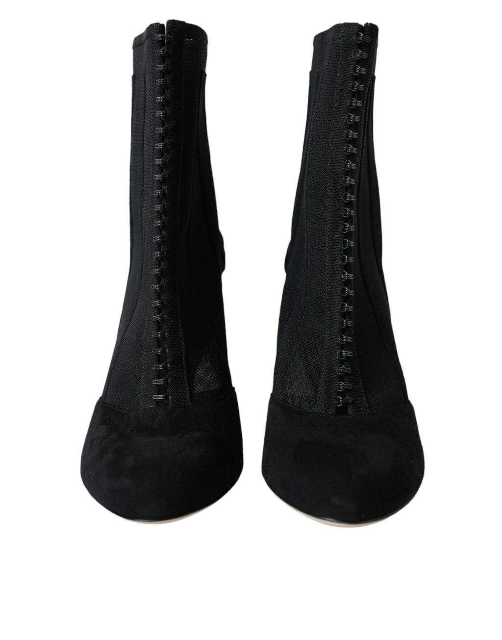Chaussures Dolce & Gabbana talons aiguilles en résille noire, bottines élégantes à la cheville, mode sophistiquée et chic