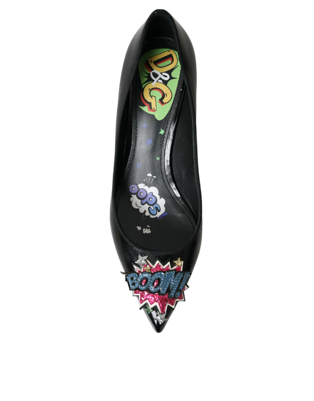 Chaussures à talons Dolce & Gabbana en cuir noir avec patch BOOM, chaussures à talons élégantes et tendance.