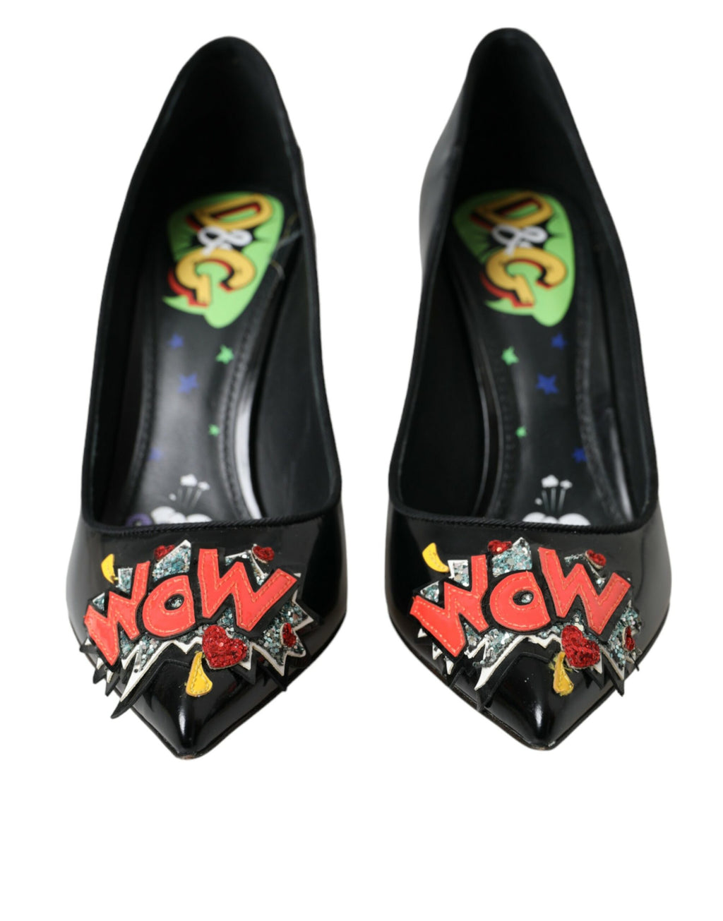 Escarpins noirs en cuir Dolce & Gabbana avec patchs ornementaux, chaussures élégantes à talons pour femmes.