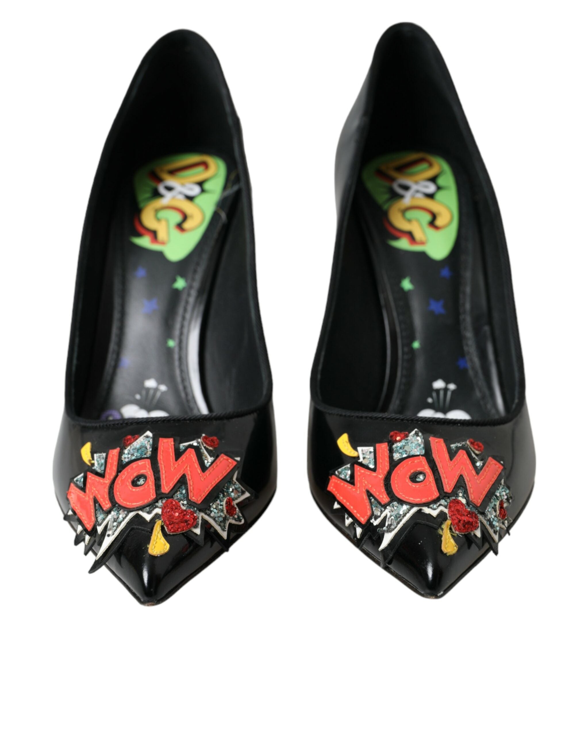 Escarpins noirs en cuir Dolce & Gabbana avec patchs ornementaux, chaussures élégantes à talons pour femmes.